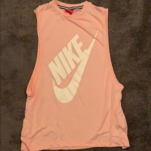 Nike muscle tank size medium